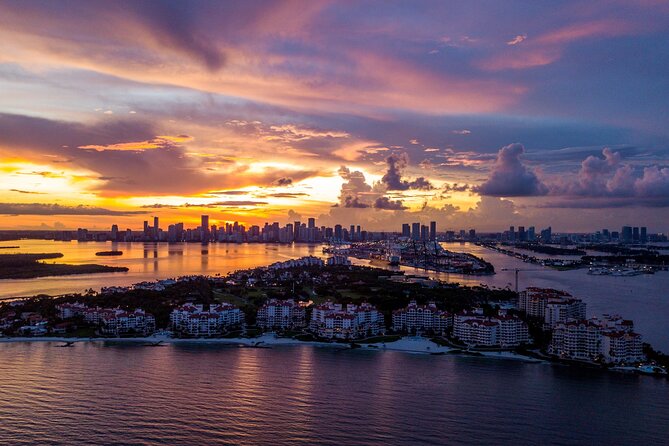 Private Golf Cart Tour of Miami Beach - South Pointe Park and the Miami skyline