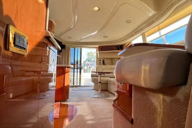 Private Luxury Yacht Cruise Tour in Miami Beach and Biscayne Bay - Timing, meeting point, and cancellation rules