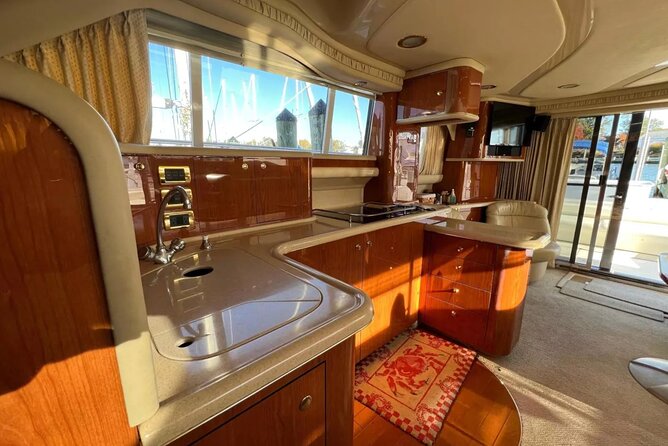 Private Luxury Yacht Cruise Tour in Miami Beach and Biscayne Bay - Who will enjoy this Miami yacht cruise?