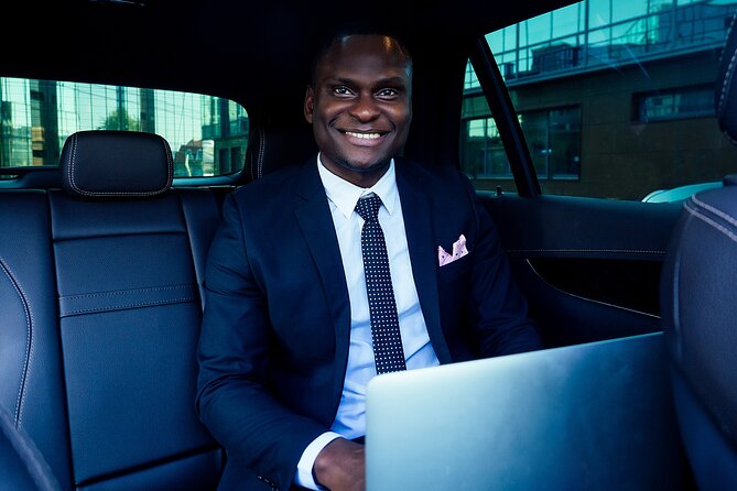 Private Transfer in Miami (MIA) to Airport ,Home, Hotel or Work - Airport pickups and flight delays