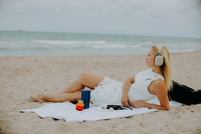 Private Vacation Photoshoot with Photographer in Miami Beach - South Pointe Park for Couples and Families