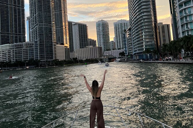 Private Yacht Cruise in Miami Beach - Starting at 5225 Collins Avenue