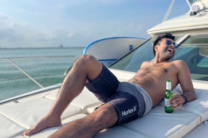 Private Yacht Cruise in Miami Beach - What the 50-foot flybridge gives you