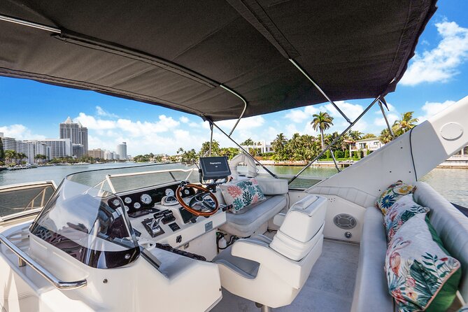 Private Yacht Tour Miami - Why Miami looks better from Biscayne Bay