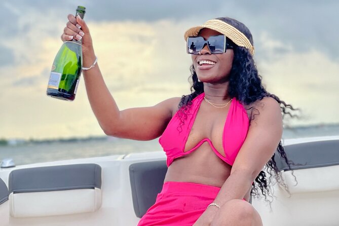 Snorkel & Millionaire Row - Private Miami Boat Tour w/ Drinks - Your captain can change the whole mood