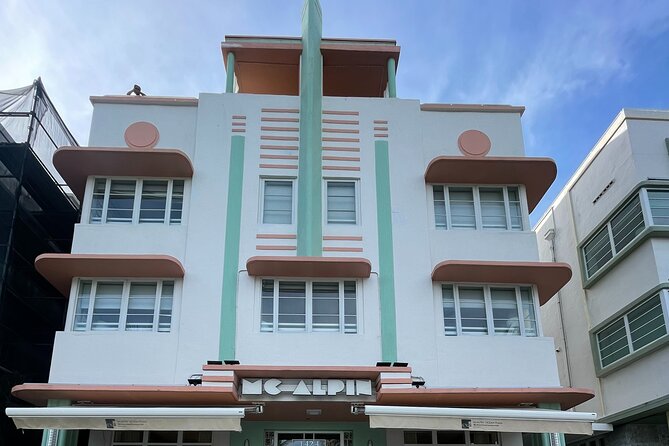 South Beach Cocktails & Bites Tour; Walking Tour Miami Beach - Cocktails, snacks, and the $75 price