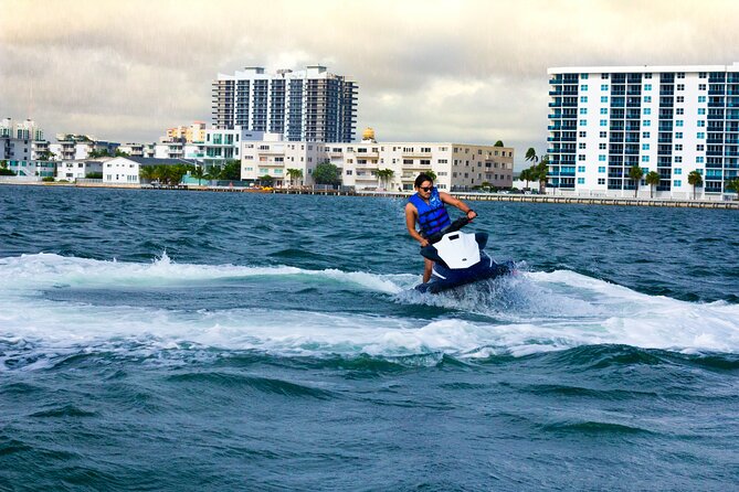South Beach Jet Ski Rental departs Bayside Marketplace - Rules, licenses, and who can drive