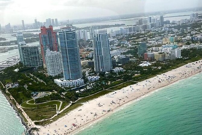 South Beach Miami Aerial Tour : Beaches, Mansions and Skyline - The route over Key Biscayne and Biscayne Bay