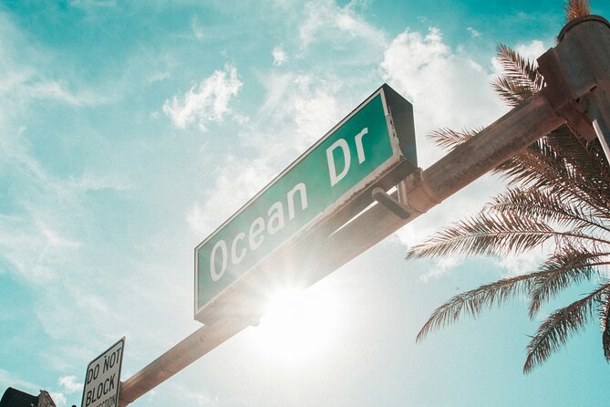 South Beach Top Highlights Tour with Lincoln Rd and Espanola Way - Why this South Beach walking tour works well
