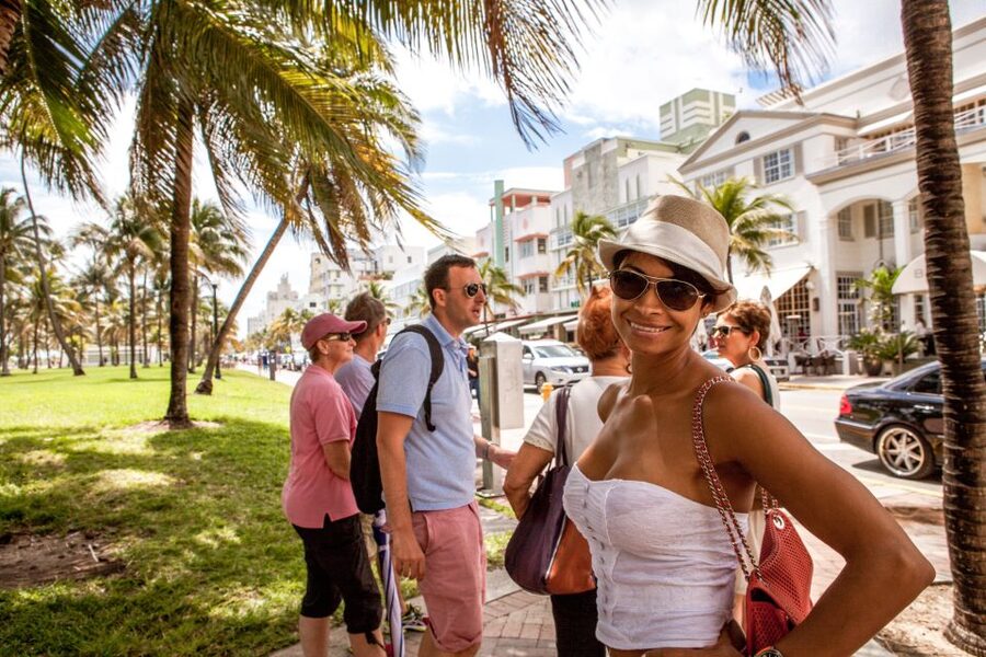 South Beach Tour des Forks: Eat Like a Local - Art Deco buildings between bites