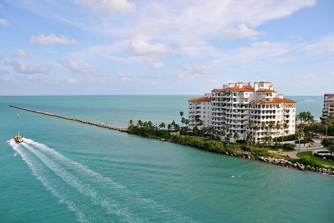 Speedboat Sightseeing Adventure of Miami - Star Island and the Venetian Islands