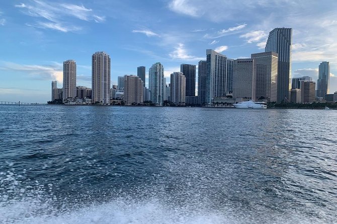Speedboat Sightseeing Adventure of Miami - How wet and rough is the ride?