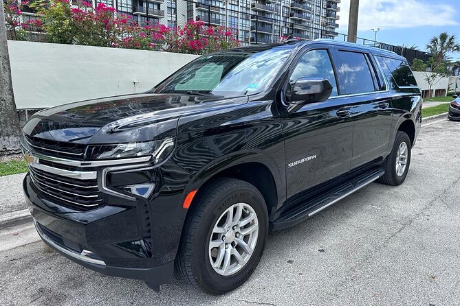 SUV from Miami Airport to Port Miami or Hotel in Miami Up to 5pax - Finding your driver at Miami Airport