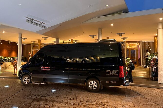 VAN Mia Airport or Hotels to Miami Port or Hotels Up to 14pax - The people behind the wheel