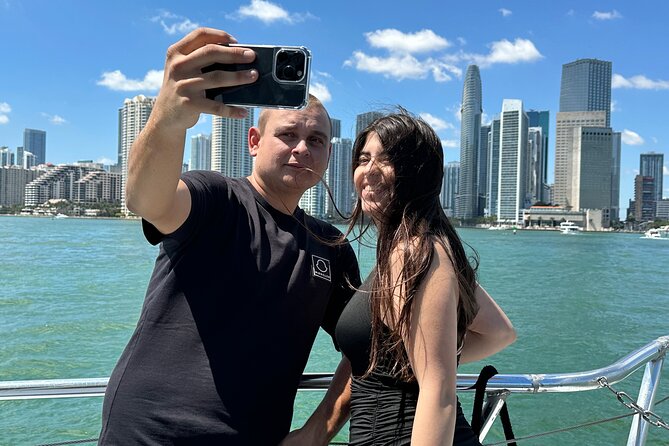 VIATOR EXCLUSIVE CRUISE: Miami Party Boat & Millionaire Homes - What the $32.99 price includes