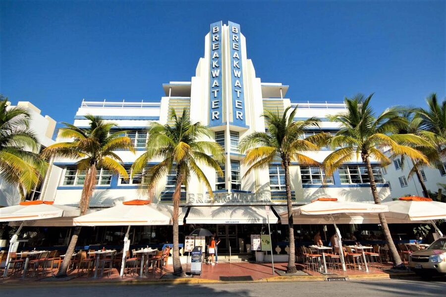 Walking Tour with Cocktails(optional) Miami - From European Ideas to South Beach Style