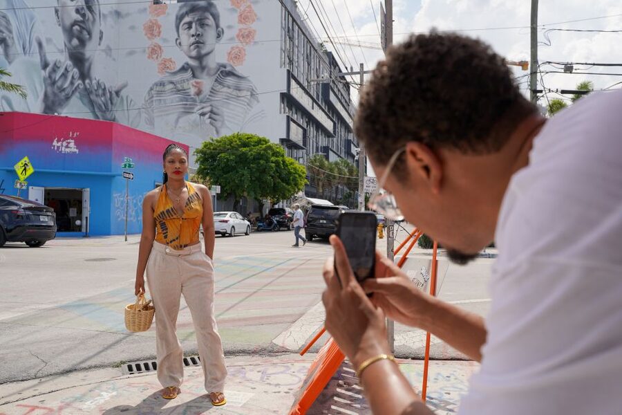 Wynwood Art District 1-Hour Wynwood Buggies Street Art Tour - Rolling through ten blocks of murals
