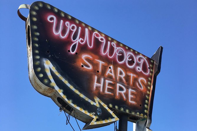 Wynwood French Guided Tour - Street Art - Starting at 10:00 am on Northwest 2nd Avenue