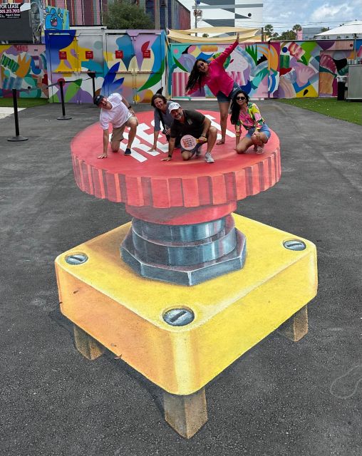 Wynwood Walls Street Art & Neighborhood Walking Tour - The final 30 minutes inside Wynwood Walls